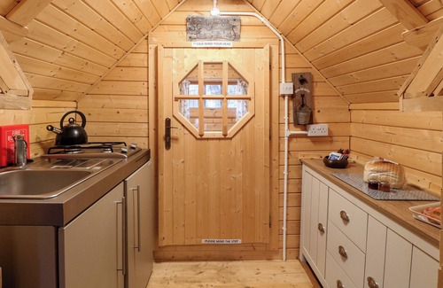Ringstead Cottage | ENCHANTED COTTAGE, family friendly, with a garden in Snettisham