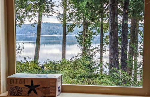 Sequim House | Enchanted Cove Where Forest Meets Sea, Hot Tub