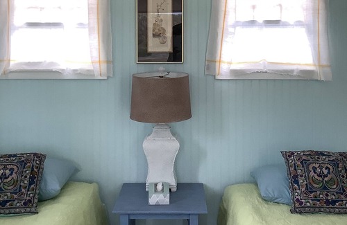 Estate Concordia B Cottage | Enchanted hideaway for 2. Walk to beaches