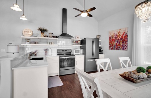 Antioch House | Enchanted Oasis Getaway
