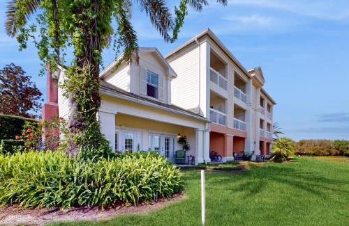 Reunion Apartment | Enchanted Oasis Residence #202