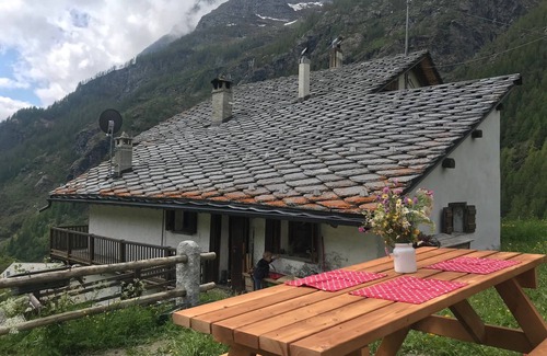 Gressoney-la-Trinite House | Enchanting Chalet on the ski slopes