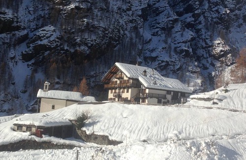 Gressoney-la-Trinite House | Enchanting Chalet on the ski slopes