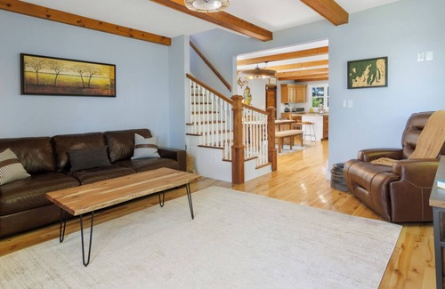 Williamsburg House | Enchanting 1901 Orchard Farm House