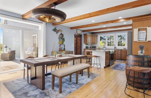 Williamsburg House | Enchanting 1901 Orchard Farm House
