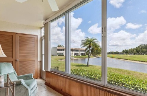 Trailer Estates Condo | Enchanting 1st floor, 2-bedroom, 2 bath condo with AC in Sarasota