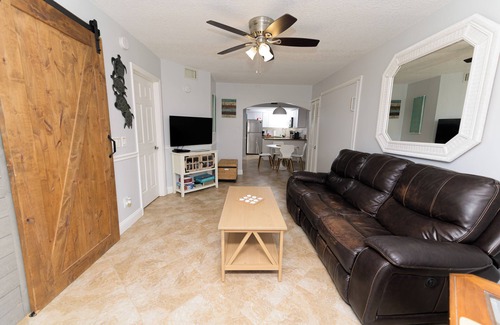 Chandler Park Condo | Enchanting 2-Bedroom Ground Floor Beach Condo at Cape Canaveral WiFi & AC