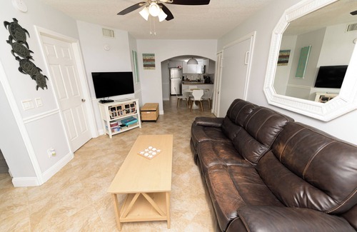 Chandler Park Condo | Enchanting 2-Bedroom Ground Floor Beach Condo at Cape Canaveral WiFi & AC