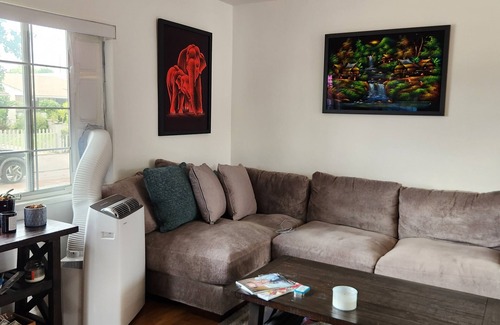 Del Rey House | Enchanting 2-bedroom house with AC in Los Angeles