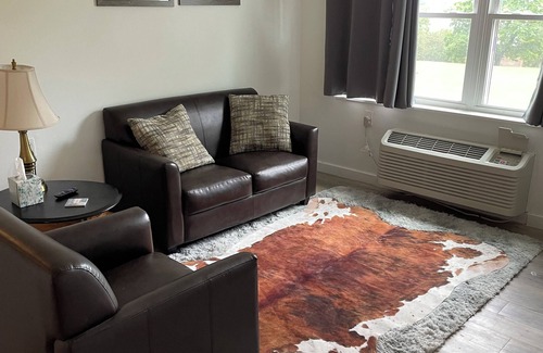 Marble Hill Apartment | Enchanting 2-bedroom apartment with AC in Marble Hill