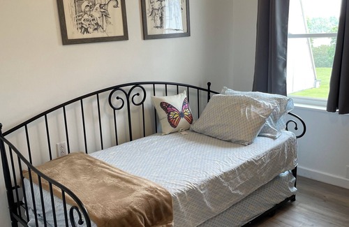 Marble Hill Apartment | Enchanting 2-bedroom apartment with AC in Marble Hill