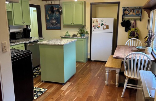 Bernard House | Enchanting 2-bedroom house in Tremont