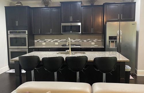Cliftondale House | Enchanting 3-bedroom house with AC in vibrant Atlanta!