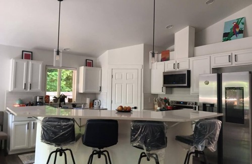 Agate House | Enchanting 3-bedroom house with WiFi in Shelton n