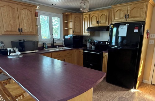 Canaan House | Enchanting 3-bedroom house in Canaan directly on Lake Wallace