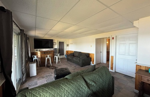 Canaan House | Enchanting 3-bedroom house in Canaan directly on Lake Wallace