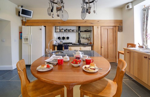 Porthcothan House | Enchanting 5* holiday home overlooking Porthcothan Bay, 600m from beach.