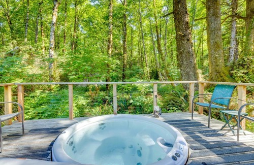 Arch Cape House | Enchanting Arch Cape Retreat with Hot Tub, Fireplace