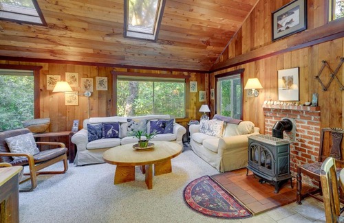 Arch Cape House | Enchanting Arch Cape Retreat with Hot Tub, Fireplace