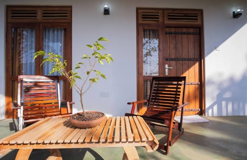 Menikhinna Hotel | Enchanting cabana hotel with WiFi in Menikhinna