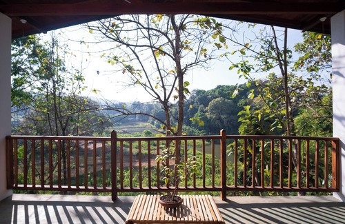 Menikhinna Hotel | Enchanting cabana hotel with WiFi in Menikhinna
