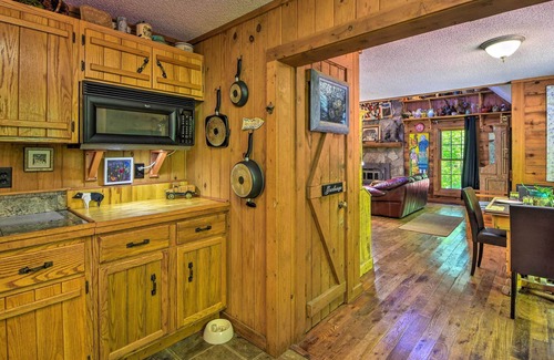 Robbinsville Cabin | Enchanting Cabin w/ Mother-In-Law Suite: Mtn Views
