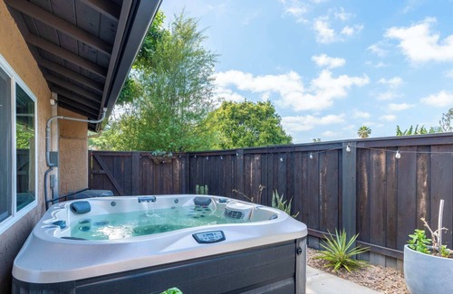 Loma Alta Apartment | Enchanting Coastal Retreat: Modern 2BR Villa with Hot Tub in Sunny Oceanside, Sa