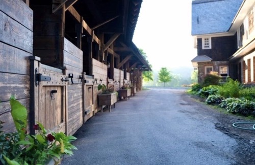 Pine Plains House | Enchanting cottage in a private oasis