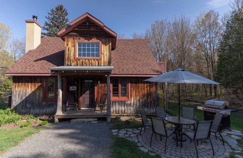 Mauricie House | Enchanting Getaway Next to Breathtaking Scenery | Mauricie National Park Nearby