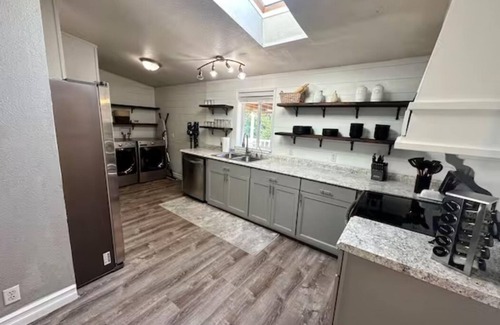 Ruch Apartment | Enchanting Getaway: Farmhouse and Tiny House Duo