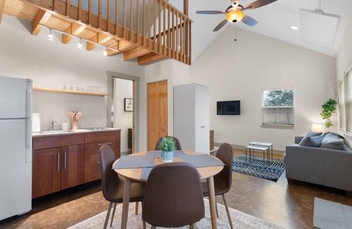 Capitol Hill House | Enchanting Grapevine Alley