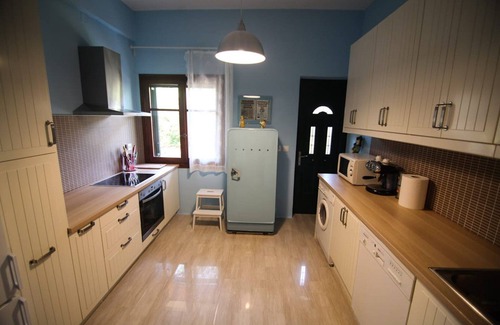 Ipsos Villa | Enchanting Ipsos Haven | 3 Bedrooms | Villa Magia | Al Fresco Dining | Steps.