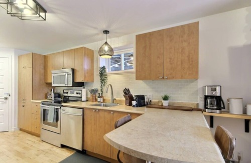 Saint-Sauveur Apartment | Enchanting Loft - Fireplace AC Quebec Downtown