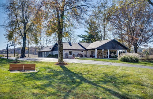 Montgomery House | Enchanting Montgomery Escape w/Private Hot Tub!