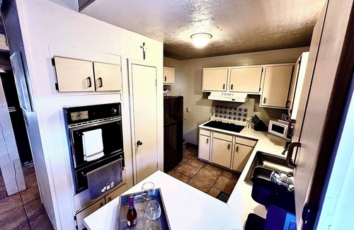 South Capitol House | Enchanting Retreat near downtown Santa Fe, Plaza,and shopping!“WIFI”Smart TVs”