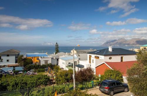 Kalk Bay House | Enchanting Stone-Crafted Home