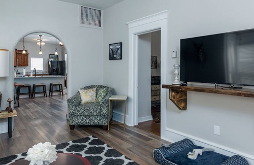 Raton House | Enchanting & Timeless | Welcome Pets & Families
