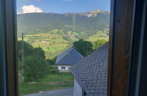 Leschaux House | Encien Petit Atelier Rénover a15 Minute du lac d Annecy et à Côté de Sentiers
