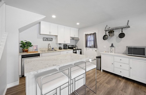 Encinitas Villa | Encinitas Beach House with Peek Views and Large Yard