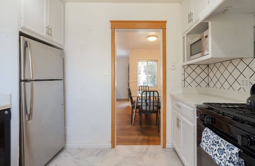 Encino House | Encino Charmer with large Backyard
