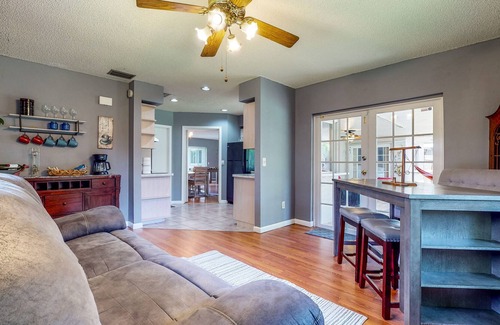 Survey Creek House | Enclosed Yard, Covered Porch, & Foosball - Dogs ok