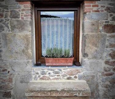 Alfoz de Lloredo Ski Chalet | Encuentra el norte en la "Casa del buen camino"