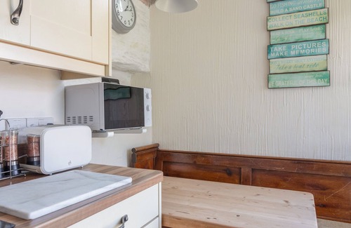 Malborough Cottage | END COTTAGE, character holiday cottage, with open fire in Malborough