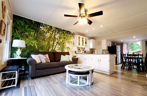 Turkey Point Cottage | End-of-Summer Beach Cottage 🏖 2min→beach @ Bamboo Chalet ~ Lake Erie 🇨🇦 n