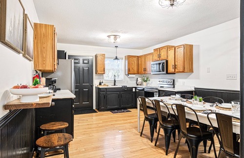 Charter Hills House | End of Summer Deals! Hot tub! Games! Pets Welcome!