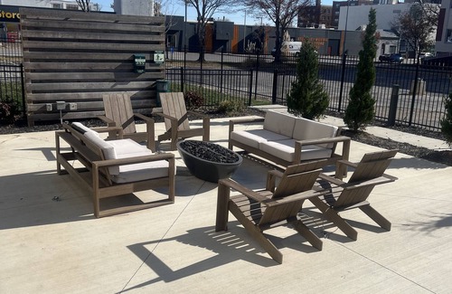 Broadway Gillham Apartment | End of Summer Deal! NO DEPOSIT! -Modern 1 Bdrm, 1 Bath, 2 BEDS Midtown KC