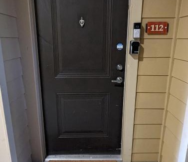 Executive Park Apartment | End of Summer Retreat - Sleeps 7 "Gym and Pools still OPEN!" Book that Family Weekend TODAY!