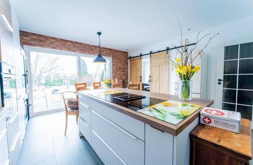 Bobingen House | End terraced house with 2 bedrooms, 2 bathrooms, balcony, terraces + garden near Augsburg