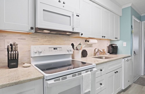 Ocean City Condo | End Unit Condo at the Inlet, 2 Blocks to the Boardwalk