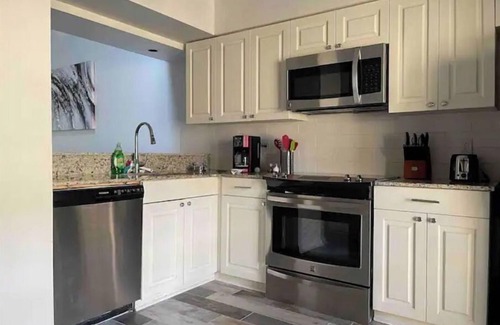 South Baton Rouge House | End unit townhouse